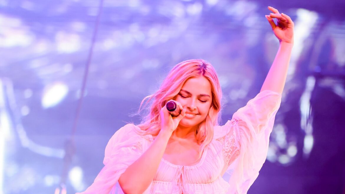 Addison Rae May 2024 Tour Schedule Abra Linnet