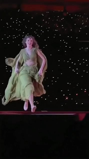 Bianca Censori: Unveiling the Truth.