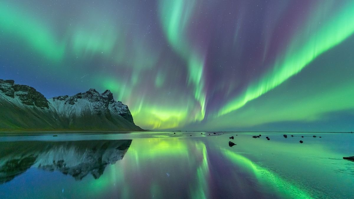 Northern Lights Aurora Borealis What They Are And How To See Them
